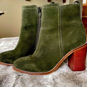 Seychelles Green Bootie Size 7.5